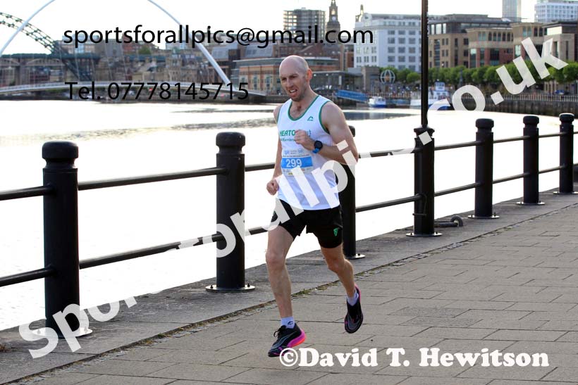 The 2022 Bridges of the Tyne 5 Mile (organised Tyne Bridge Harriers), Quayside, Newcastle, Tuesday, July 5th. Photo: David T. Hewitson/Sports for All Pics